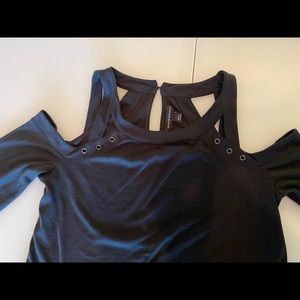 Rock & Republic cold shoulder top